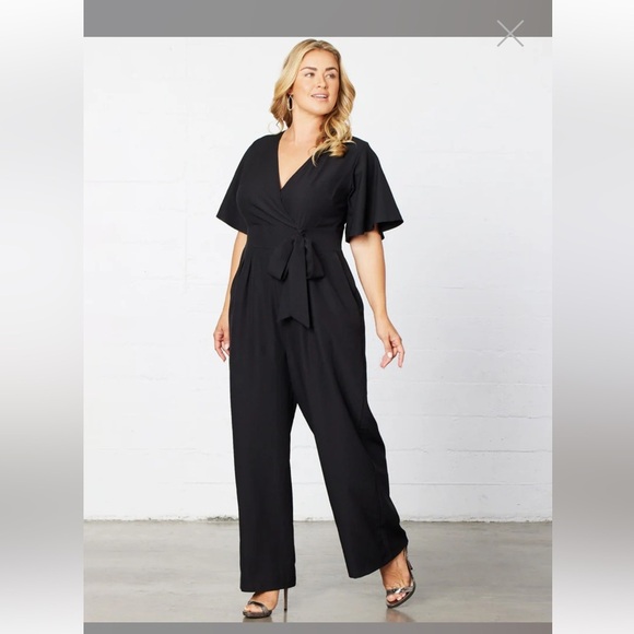 Kiyonna Charisma Crepe Jumpsuit Black size 1X NWT - Picture 1 of 13